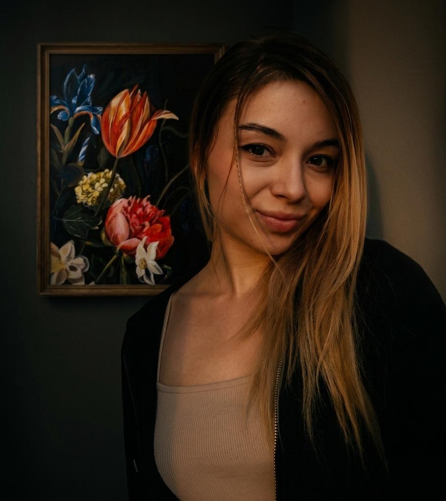Denisa Simionov — SIMI, pictoriță